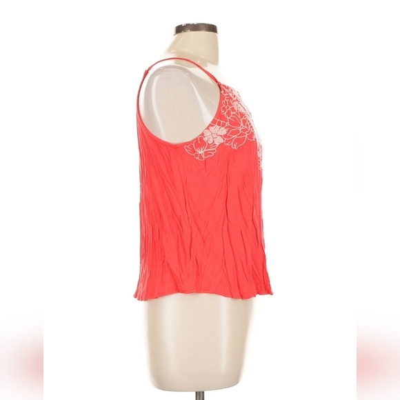 Love On A Hanger Women's Red Floral Embroidered Top Sz Large - Picture 10 of 12